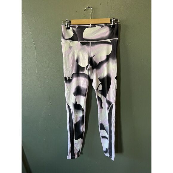 Under Armour Womens Multicolor Cropped Athletic Leggings Size Medium - Picture 1 of 3